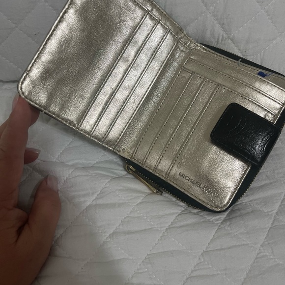 Michael Kors original leather wallet - Picture 3 of 5